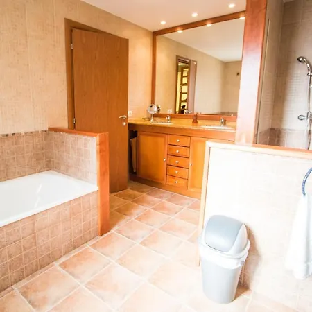 Caules Sleeps 8 Pool Air Con Wifi Villa *