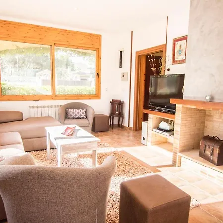Caules Sleeps 8 Pool Air Con Wifi Lloret de Mar