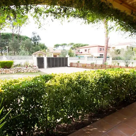 Caules Sleeps 8 Pool Air Con Wifi