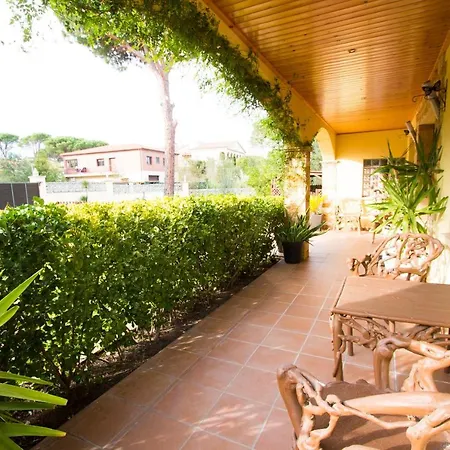 Caules Sleeps 8 Pool Air Con Wifi Villa Lloret de Mar