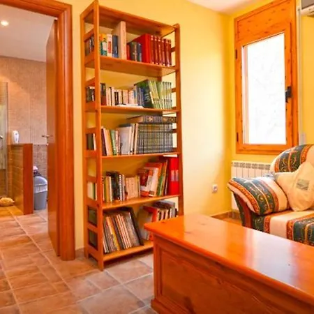 Caules Sleeps 8 Pool Air Con Wifi Lloret de Mar