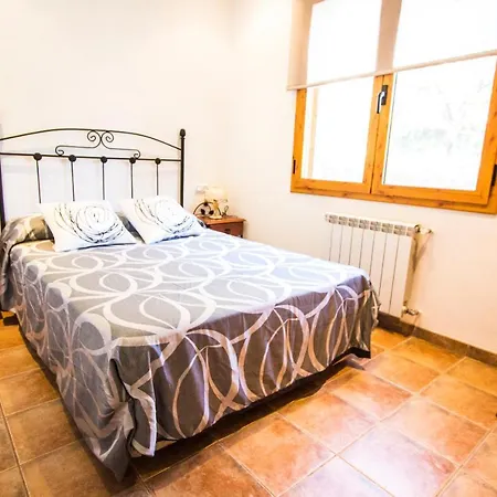 Caules Sleeps 8 Pool Air Con Wifi *