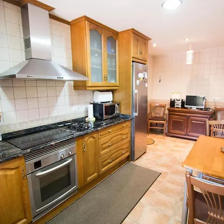 Caules Sleeps 8 Pool Air Con Wifi Villa