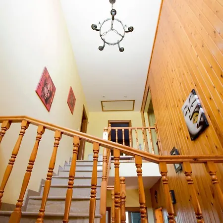 Caules Sleeps 8 Pool Air Con Wifi فيلة